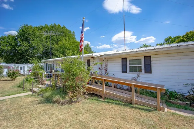 Photo 4 — 510 W H Street, Alex, OK 73002