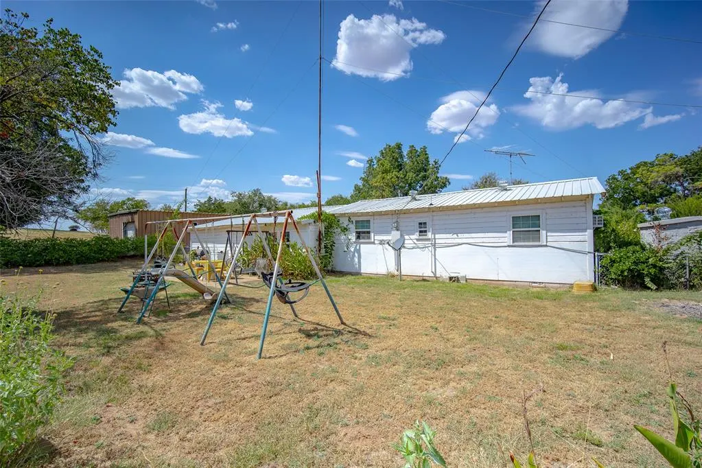 Photo 26 — 510 W H Street, Alex, OK 73002