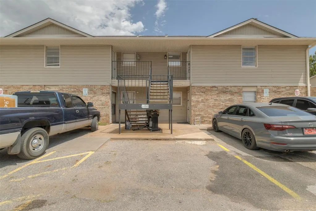Photo 2 — 6732 N Meridian Avenue D, Oklahoma City, OK 73116