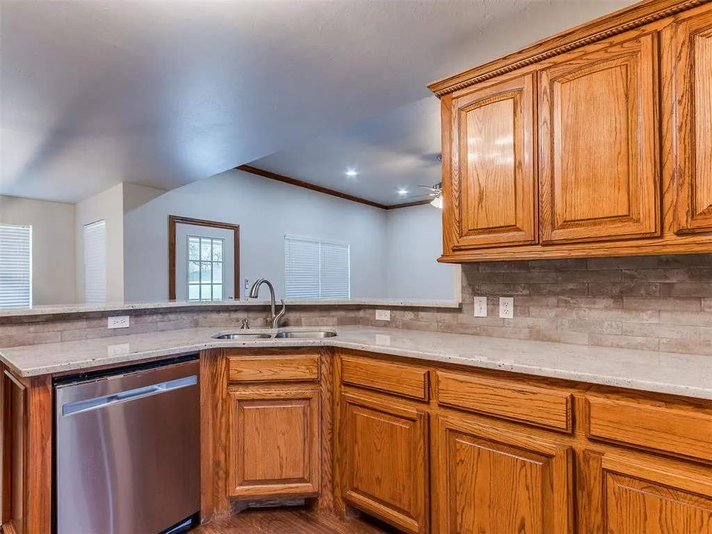 Photo 18 — 428 Murray Drive, Choctaw, OK 73020