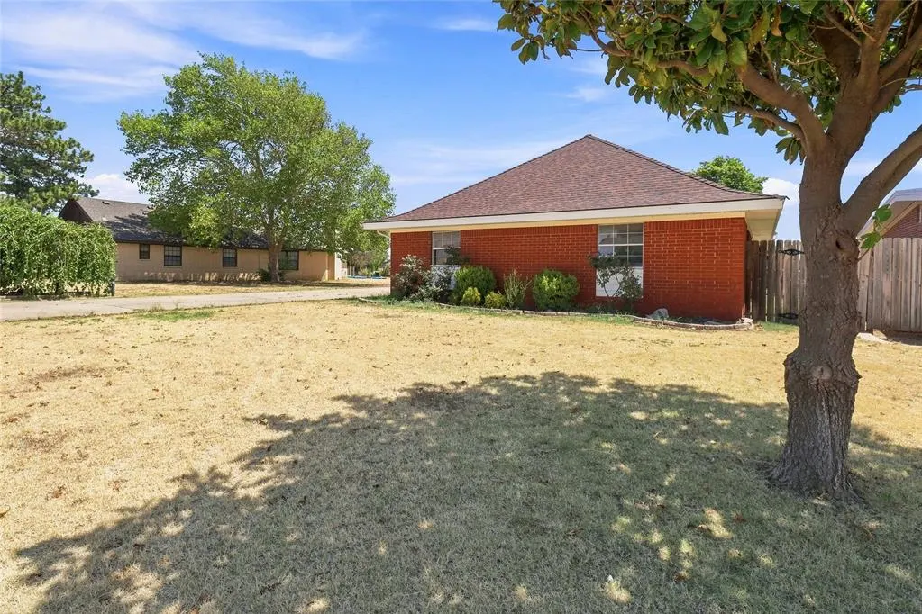 Photo 2 — 120 Gaynelle Lane, Hobart, OK 73651