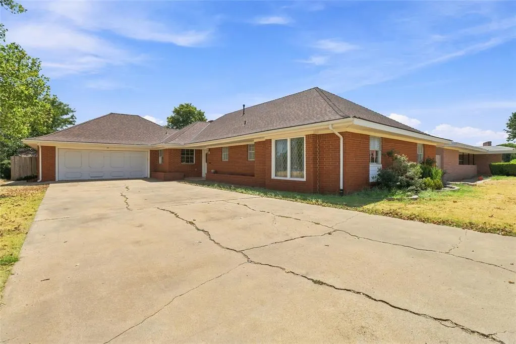 Photo 3 — 120 Gaynelle Lane, Hobart, OK 73651