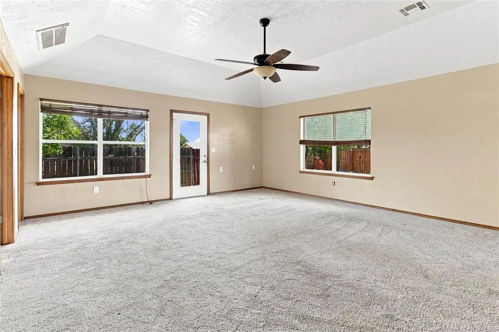 Photo 14 — 120 Gaynelle Lane, Hobart, OK 73651