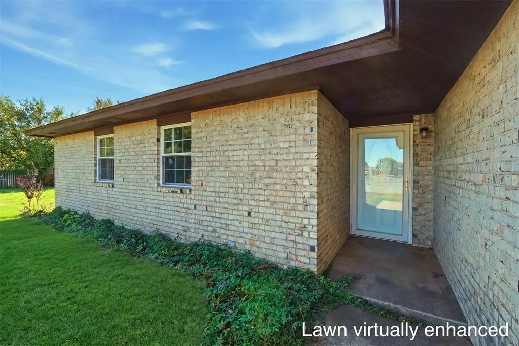 Photo 3 — 1406 Beth Court, Elk City, OK 73644