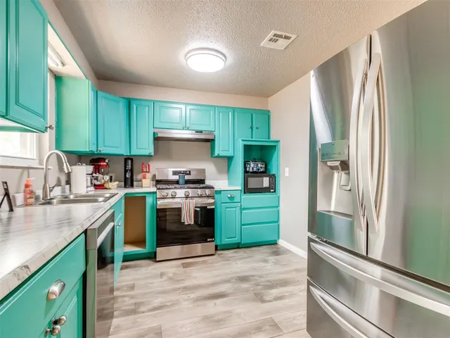Photo 8 — 3916 Dentwood Terrace, Oklahoma City, OK 73115