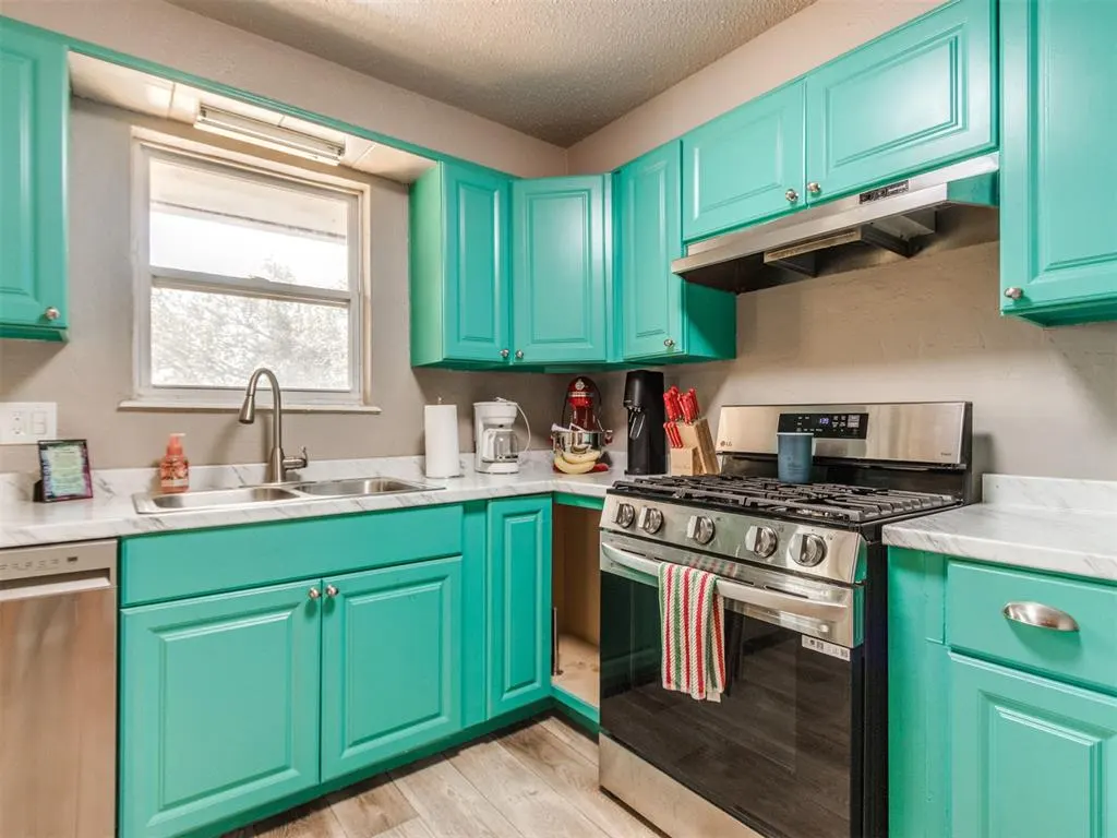 Photo 10 — 3916 Dentwood Terrace, Oklahoma City, OK 73115