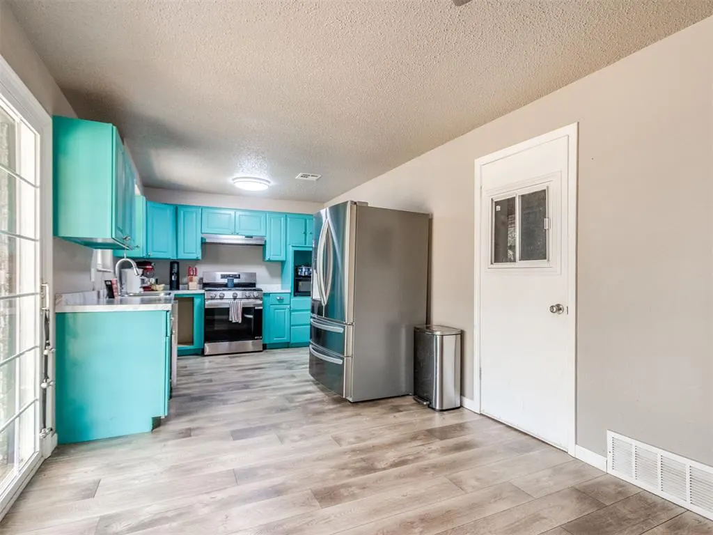 Photo 14 — 3916 Dentwood Terrace, Oklahoma City, OK 73115