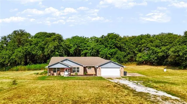 Photo 2 — 6899 County Road 3430, Ada, OK 74820