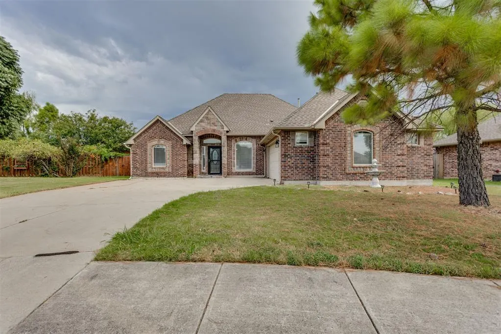 Front exterior — 819 Rickwood Circle, Oklahoma City, OK 73160
