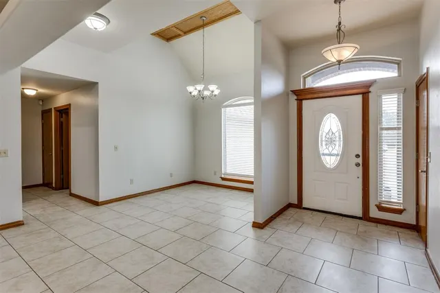 Photo 2 — 819 Rickwood Circle, Oklahoma City, OK 73160