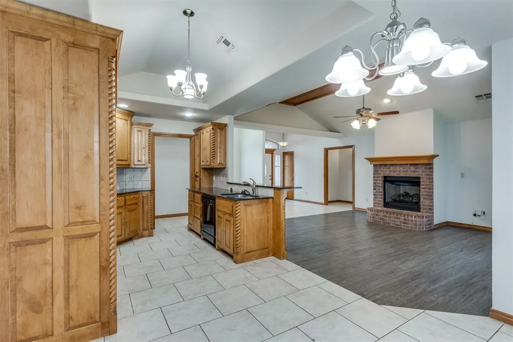 Photo 3 — 819 Rickwood Circle, Oklahoma City, OK 73160