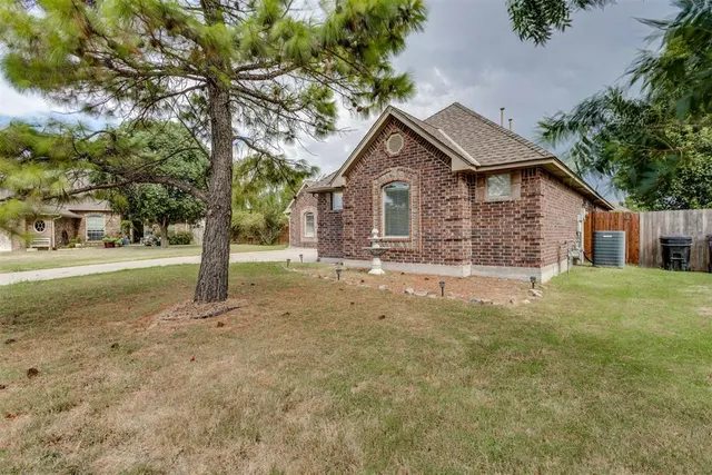 Photo 7 — 819 Rickwood Circle, Oklahoma City, OK 73160