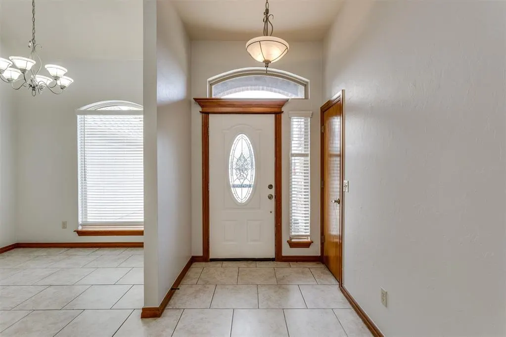 Photo 9 — 819 Rickwood Circle, Oklahoma City, OK 73160
