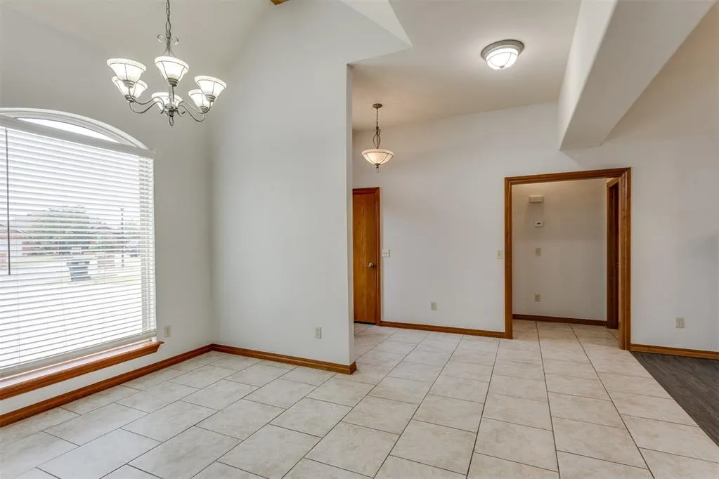 Photo 10 — 819 Rickwood Circle, Oklahoma City, OK 73160