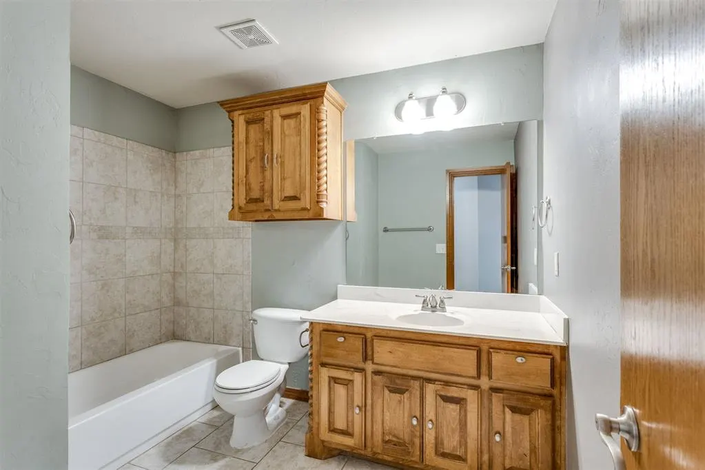 Photo 26 — 819 Rickwood Circle, Oklahoma City, OK 73160