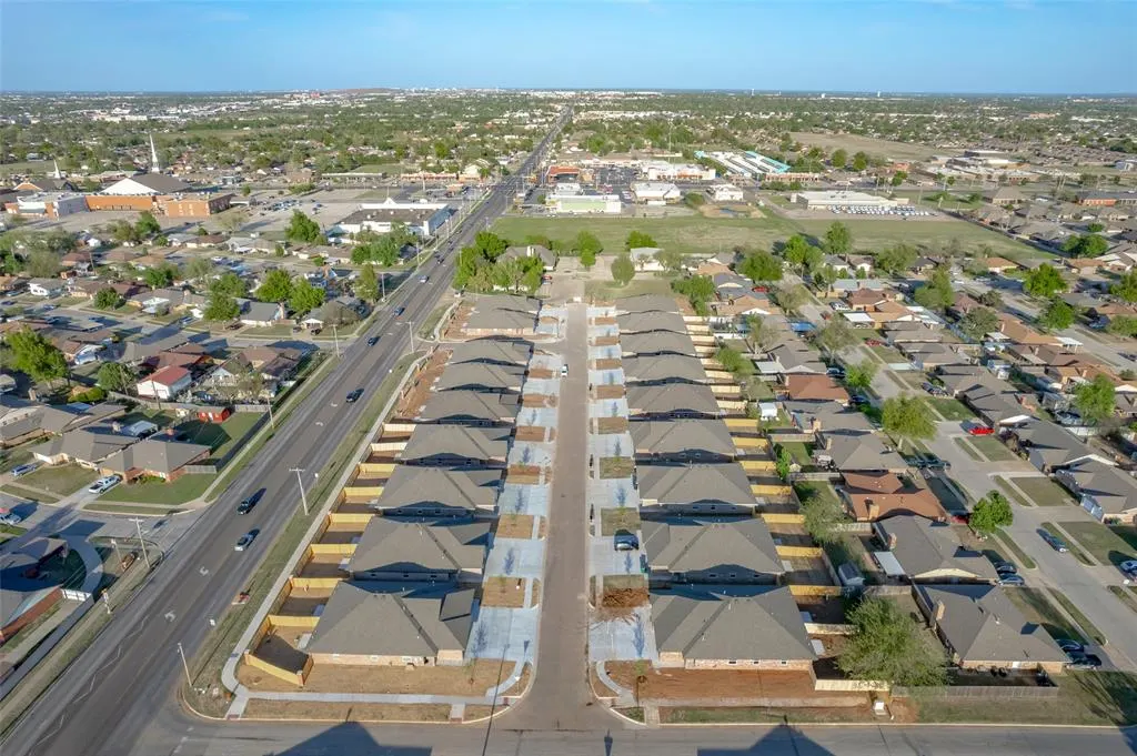 Photo 3 — 2324 SW 90 Place, Oklahoma City, OK 73159