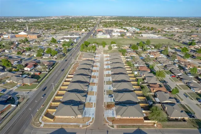Photo 3 — 2324 SW 90 Place, Oklahoma City, OK 73159