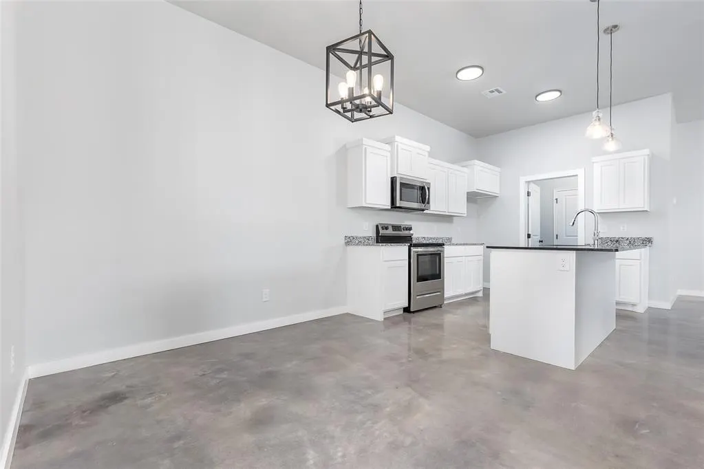 Photo 5 — 2324 SW 90 Place, Oklahoma City, OK 73159