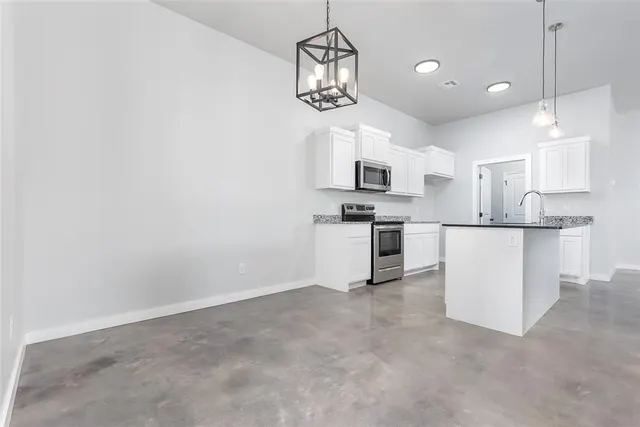 Photo 5 — 2324 SW 90 Place, Oklahoma City, OK 73159