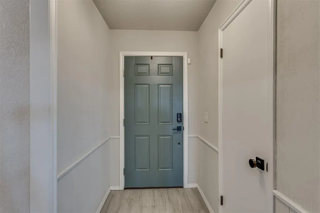 Photo 3 — 704 Gregg Court, Yukon, OK 73099
