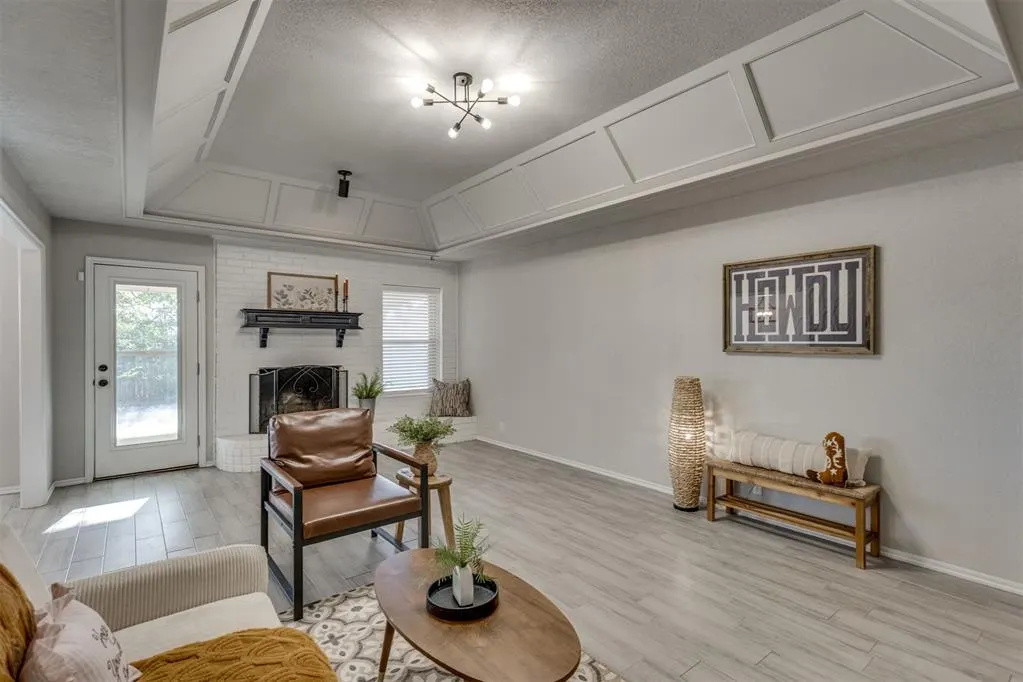Photo 6 — 704 Gregg Court, Yukon, OK 73099