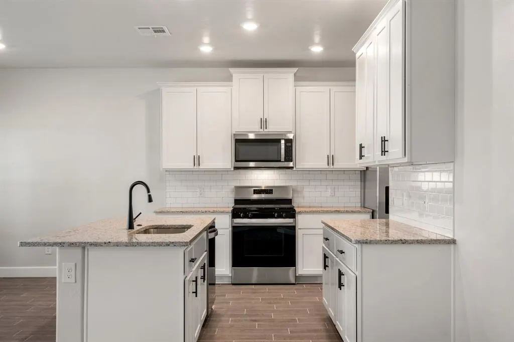 Photo 3 — 2349 Bohanan Court, Blanchard, OK 73010