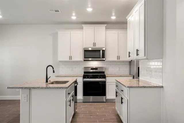 Photo 3 — 2349 Bohanan Court, Blanchard, OK 73010