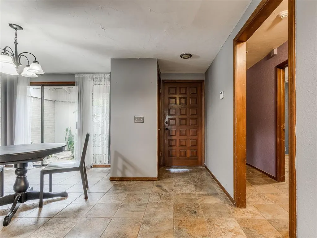 Photo 4 — 10204 Glendover Avenue, Oklahoma City, OK 73162