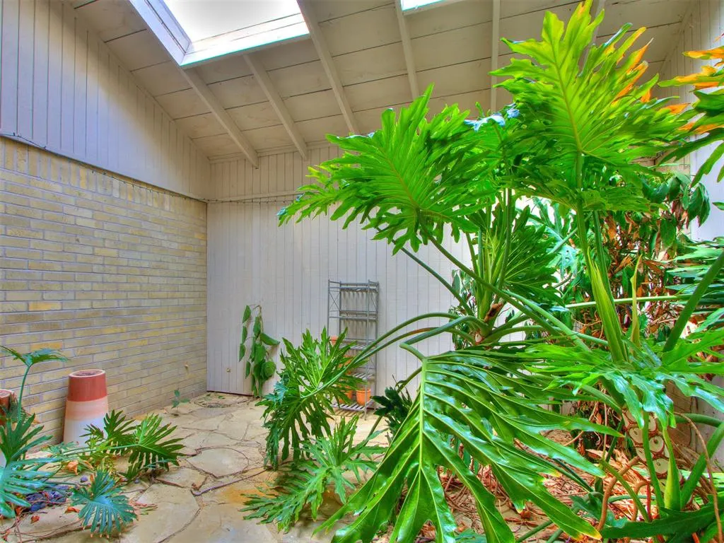 Photo 13 — 10204 Glendover Avenue, Oklahoma City, OK 73162