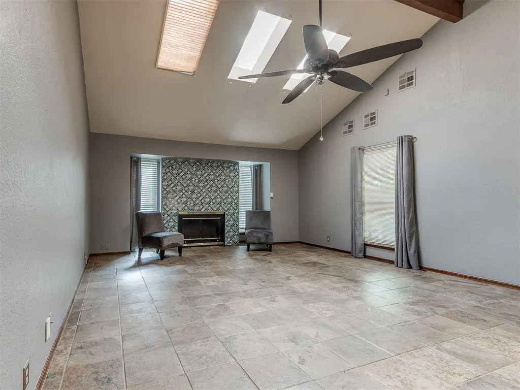 Photo 6 — 10204 Glendover Avenue, Oklahoma City, OK 73162