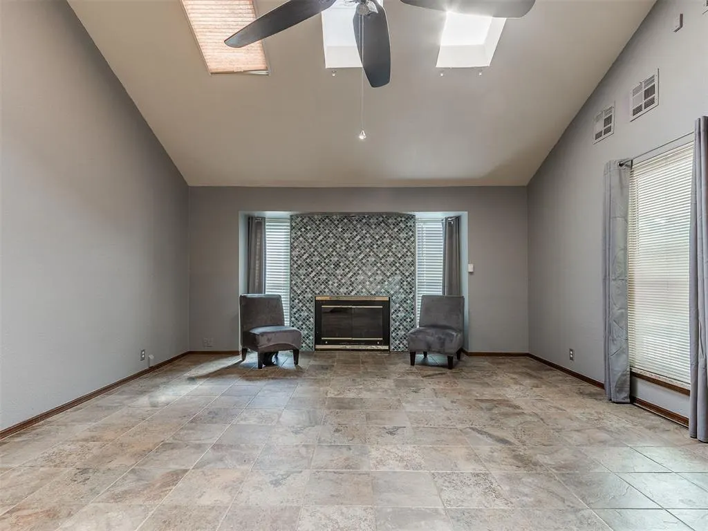 Photo 7 — 10204 Glendover Avenue, Oklahoma City, OK 73162
