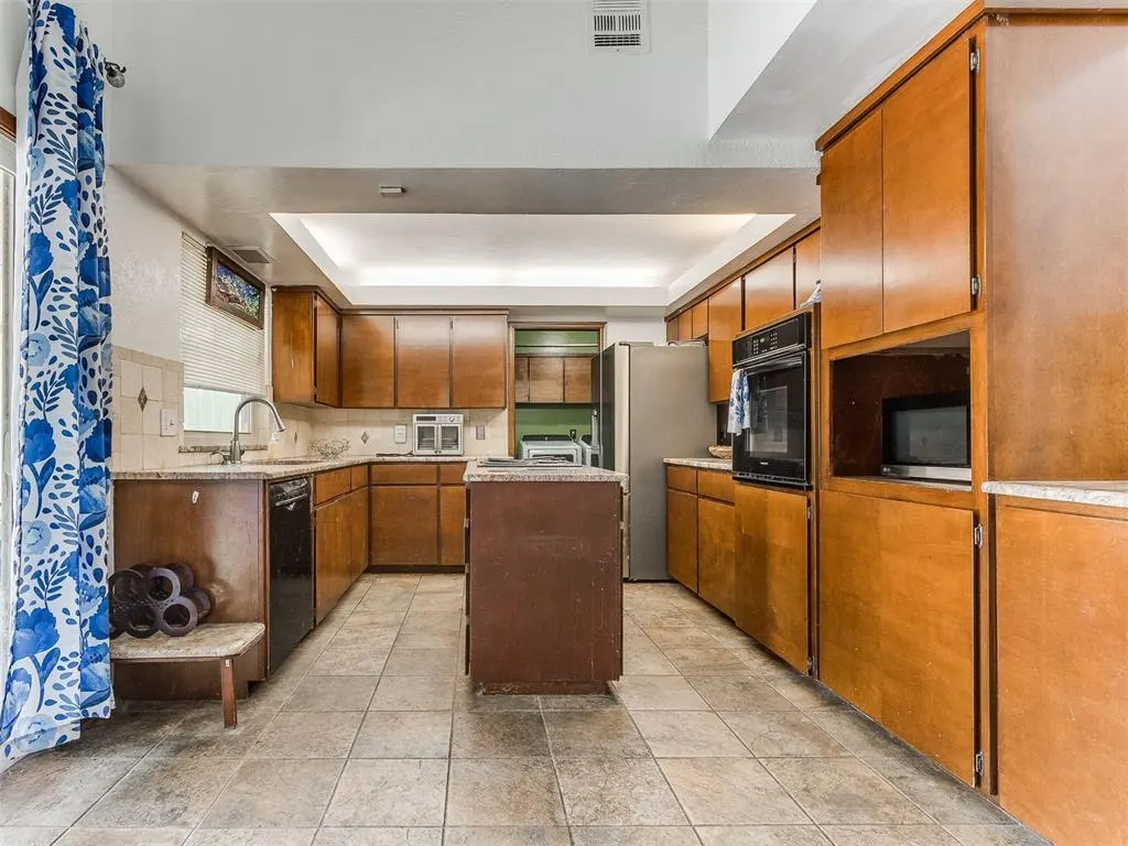 Photo 18 — 10204 Glendover Avenue, Oklahoma City, OK 73162