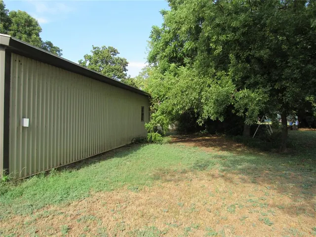 Photo 3 — 103 E Quapaw, Lindsay, OK 73052
