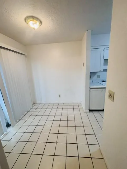 Photo 4 — 835 Cardinal Creek Boulevard, Norman, OK 73072