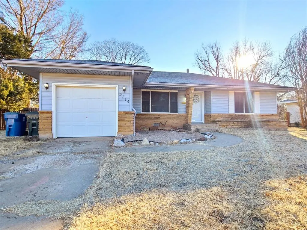 Photo 2 — 3114 N Holman Court, Oklahoma City, OK 73110