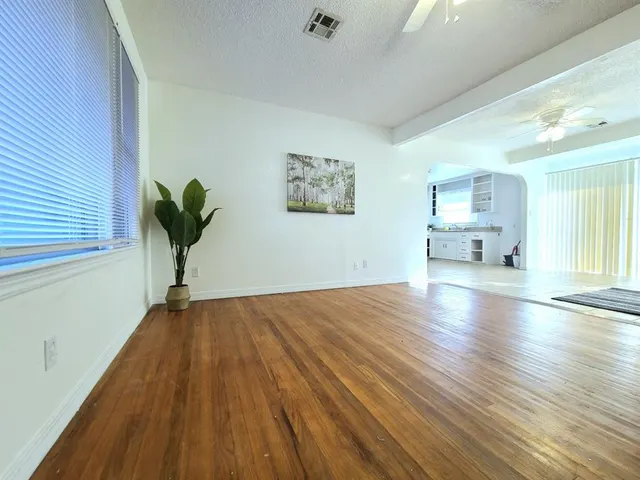 Photo 4 — 3114 N Holman Court, Oklahoma City, OK 73110