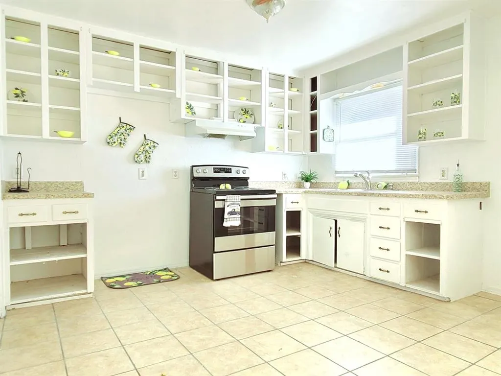 Photo 16 — 3114 N Holman Court, Oklahoma City, OK 73110