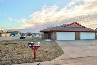 Sold home at 401 S Debra Court