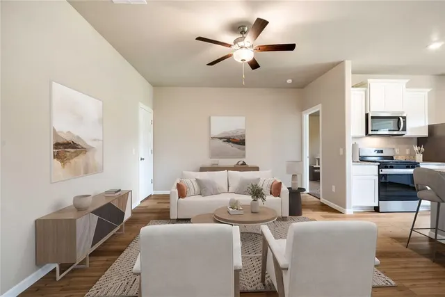 Photo 2 — 724 Luna Way, Tuttle, OK 73089