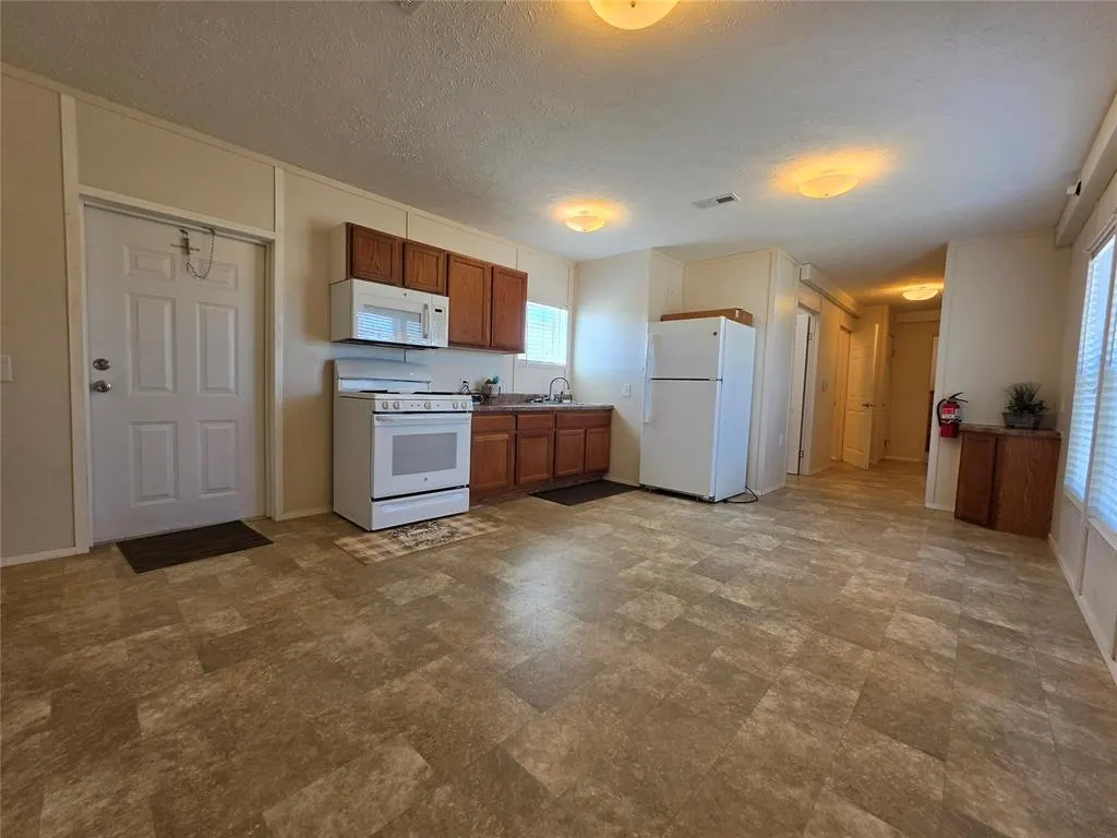 Photo 12 — 120 Sooner Road, Shawnee, OK 74804