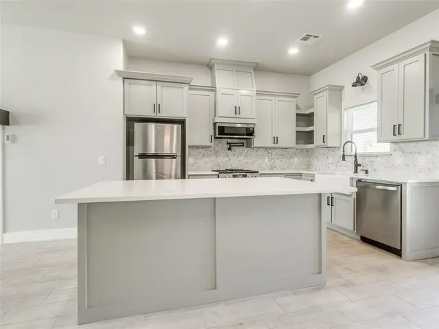 Photo 8 — 1245 SW 17th St Street, Oklahoma City, OK 73108