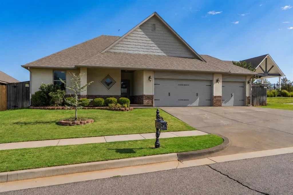 Front exterior — 7201 NW 158th Street, Edmond, OK 73013