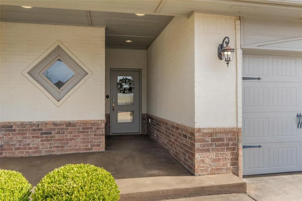 Photo 2 — 7201 NW 158th Street, Edmond, OK 73013