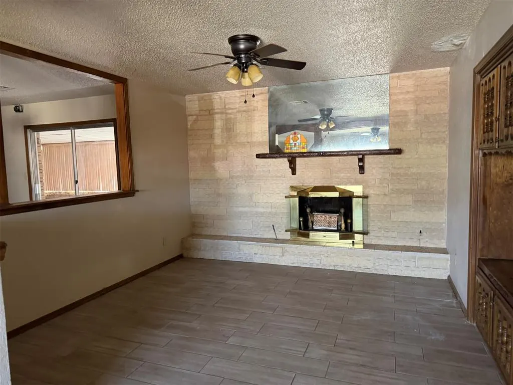 Photo 3 — 8916 S Country Club Drive, Oklahoma City, OK 73159