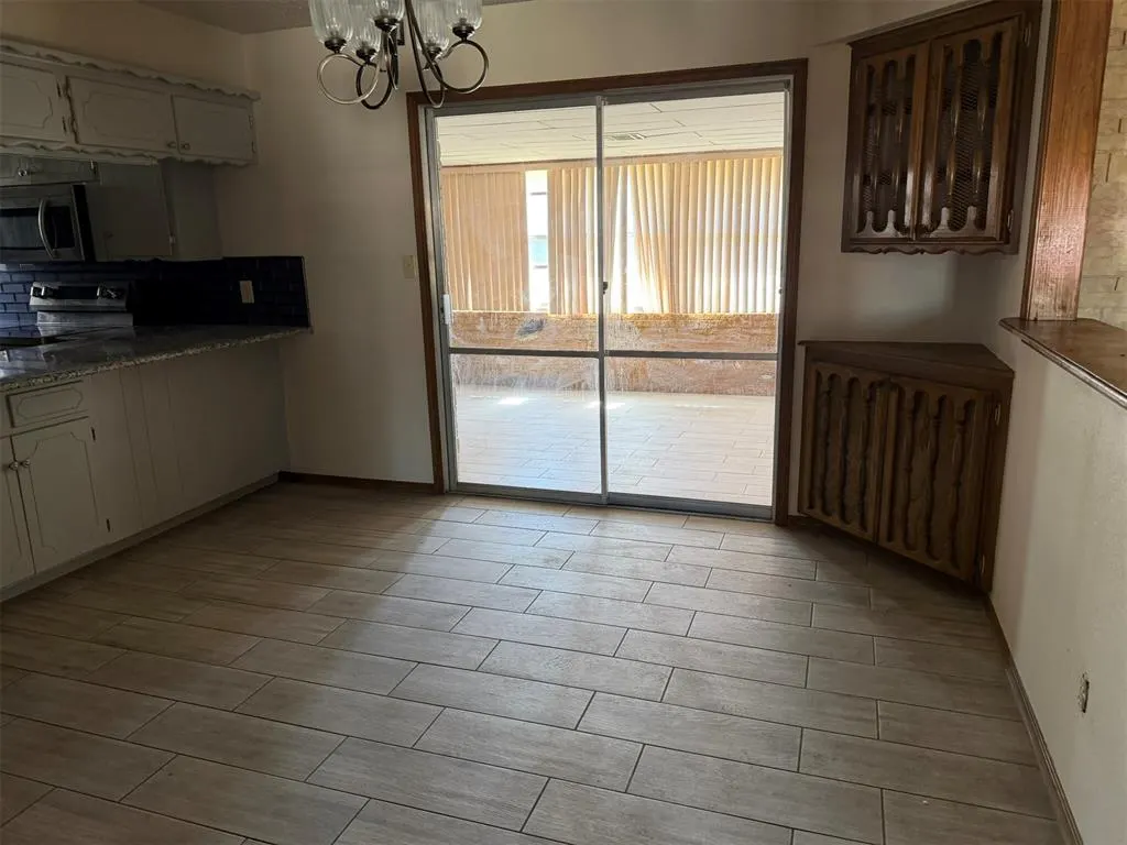 Photo 4 — 8916 S Country Club Drive, Oklahoma City, OK 73159