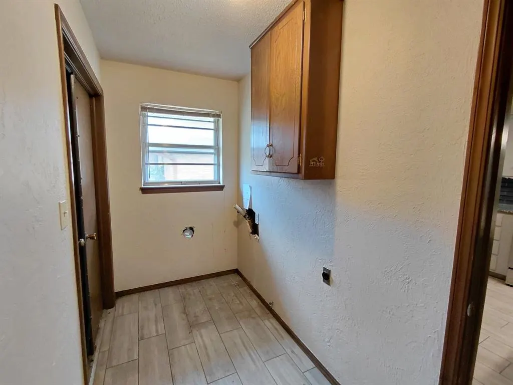 Photo 6 — 8916 S Country Club Drive, Oklahoma City, OK 73159