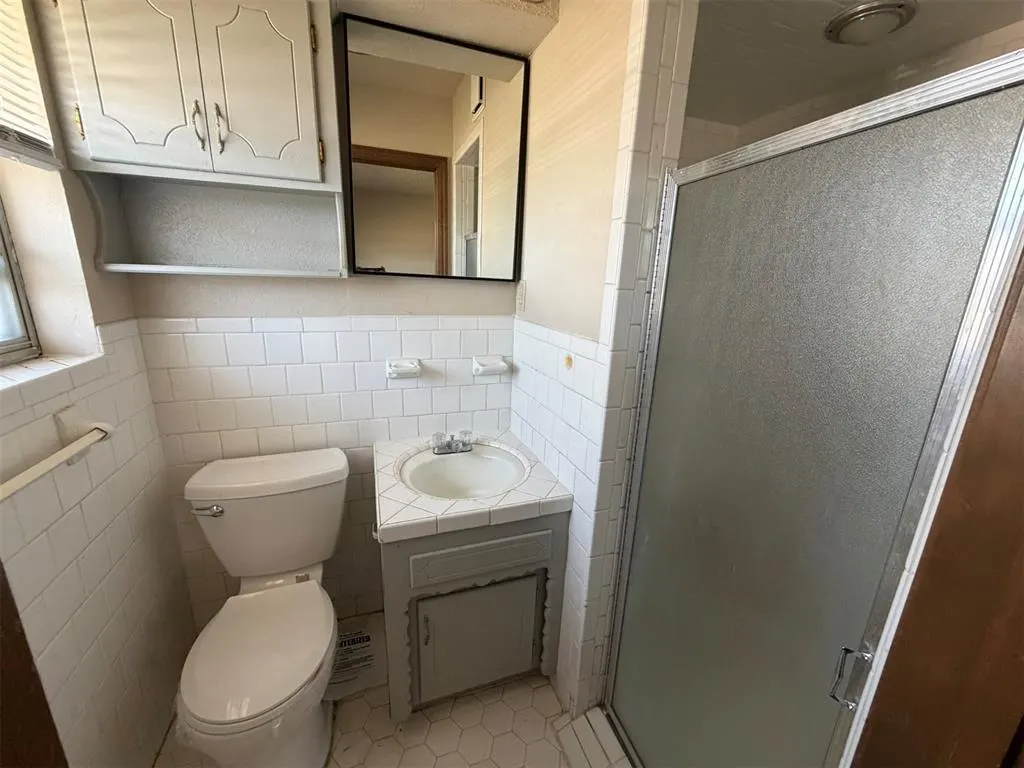 Photo 8 — 8916 S Country Club Drive, Oklahoma City, OK 73159