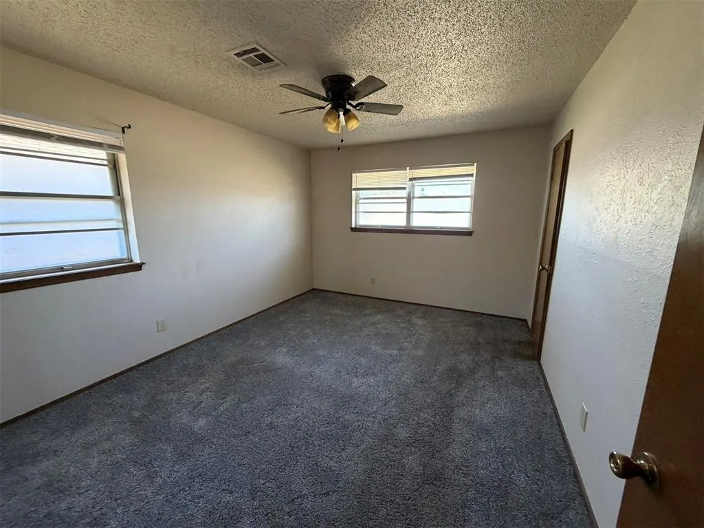 Photo 9 — 8916 S Country Club Drive, Oklahoma City, OK 73159