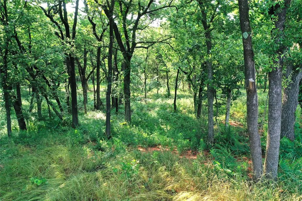 Photo 2 — 8350 Wilshire Park East Drive, Oklahoma City, OK 73111