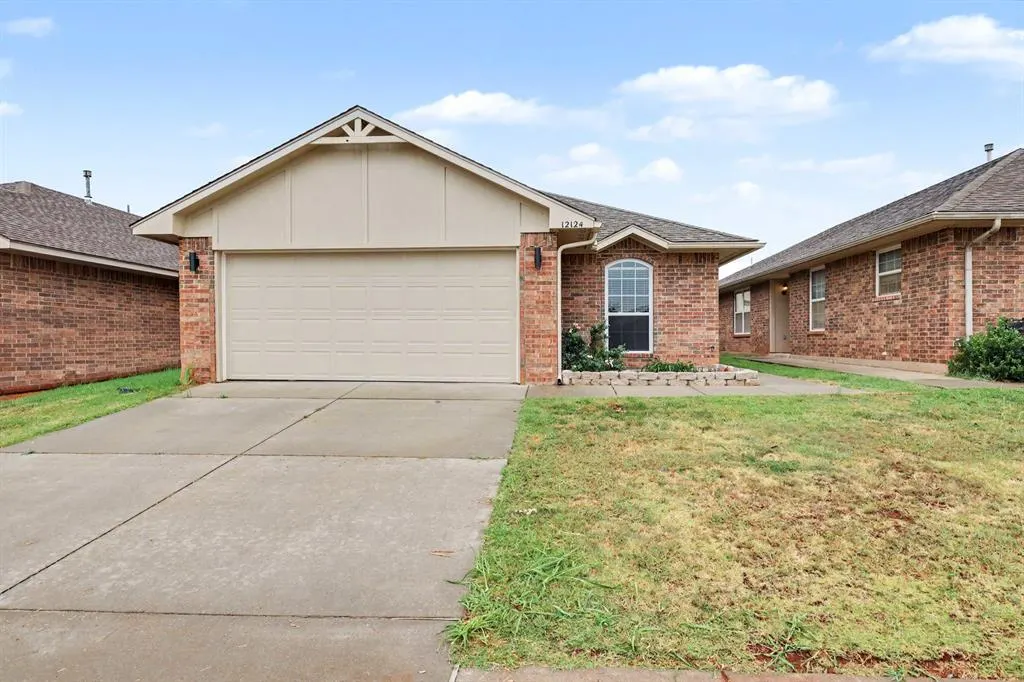 Front exterior — 12124 NW 133rd Terrace, Piedmont, OK 73078